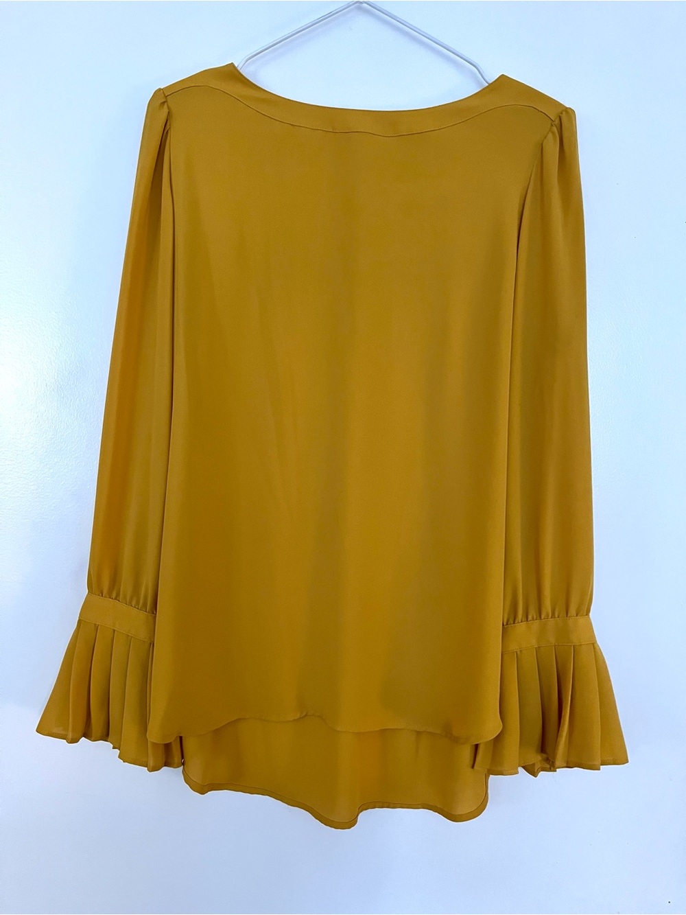 Loft mustard yellow puff sleeve / pleated sleeve blouse size M